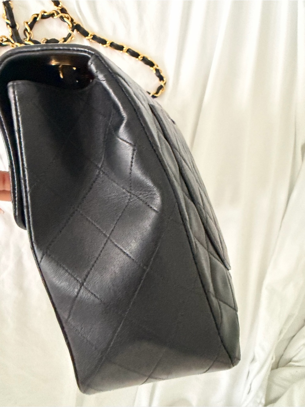 CHANEL Black Quilted Shoulder Bag with Gold Hardware - Picture 7 of 12